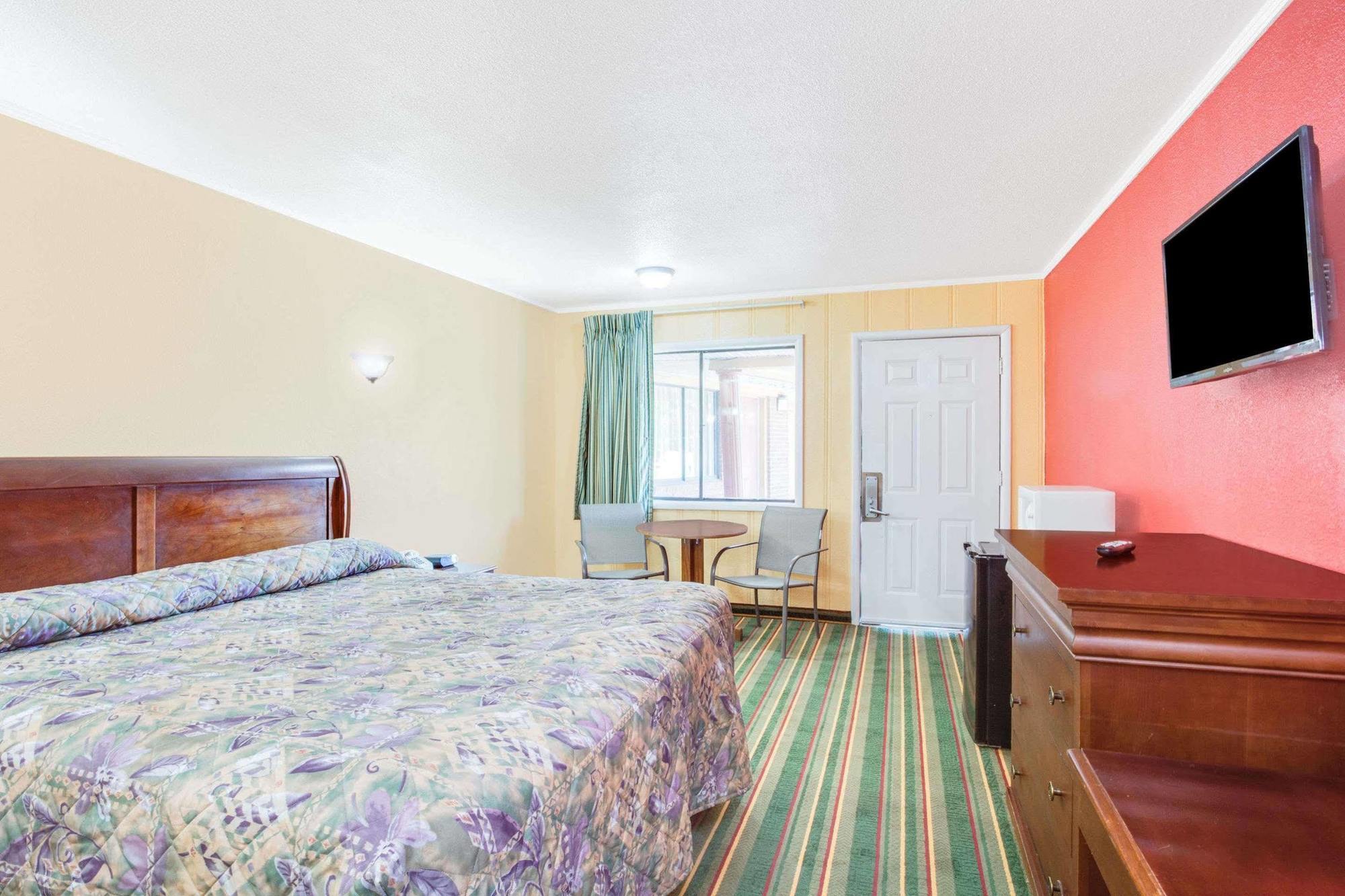 Knights Inn - Перис Екстер'єр фото